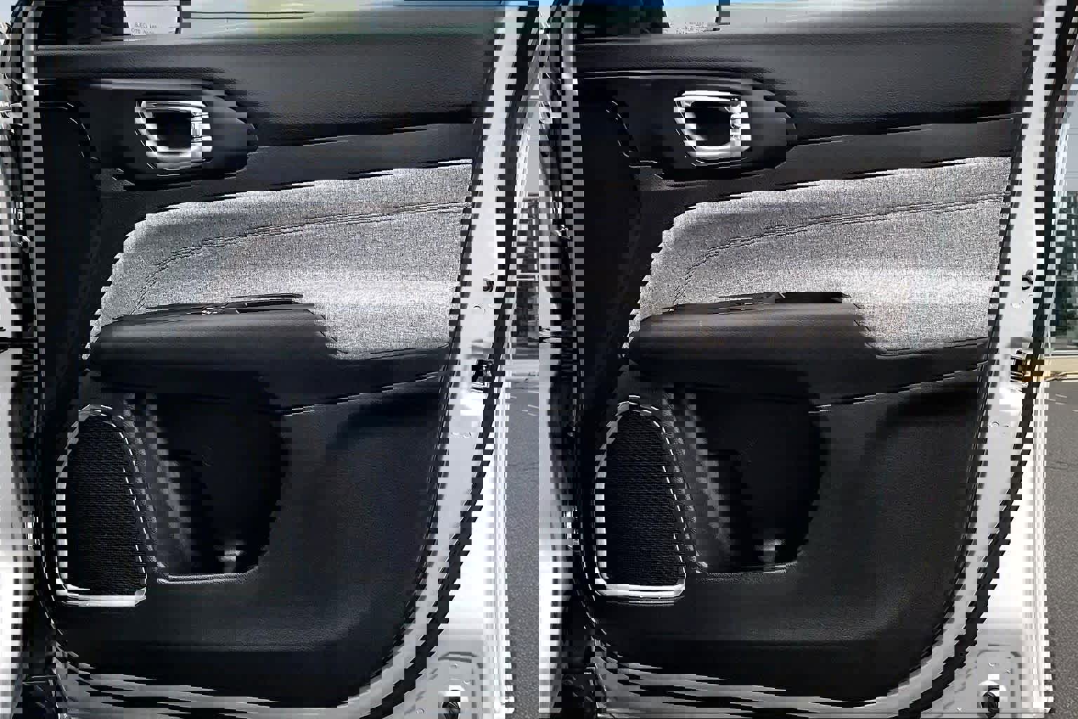 Used 2024 Jeep Compass Latitude image 30