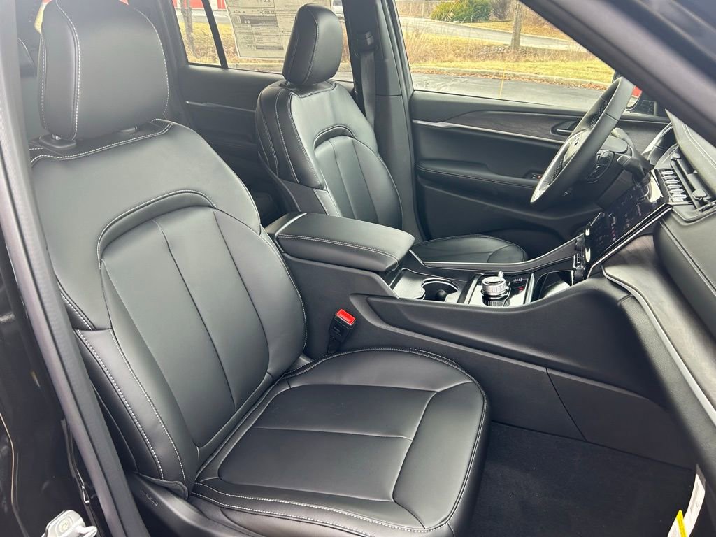 New 2025 Jeep Grand Cherokee Limited image 19