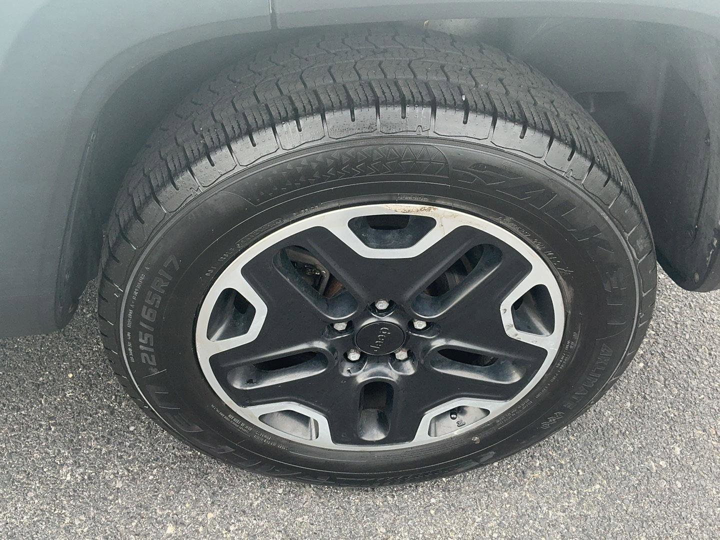 Used 2016 Jeep Renegade Trailhawk AWD/4WD image 14