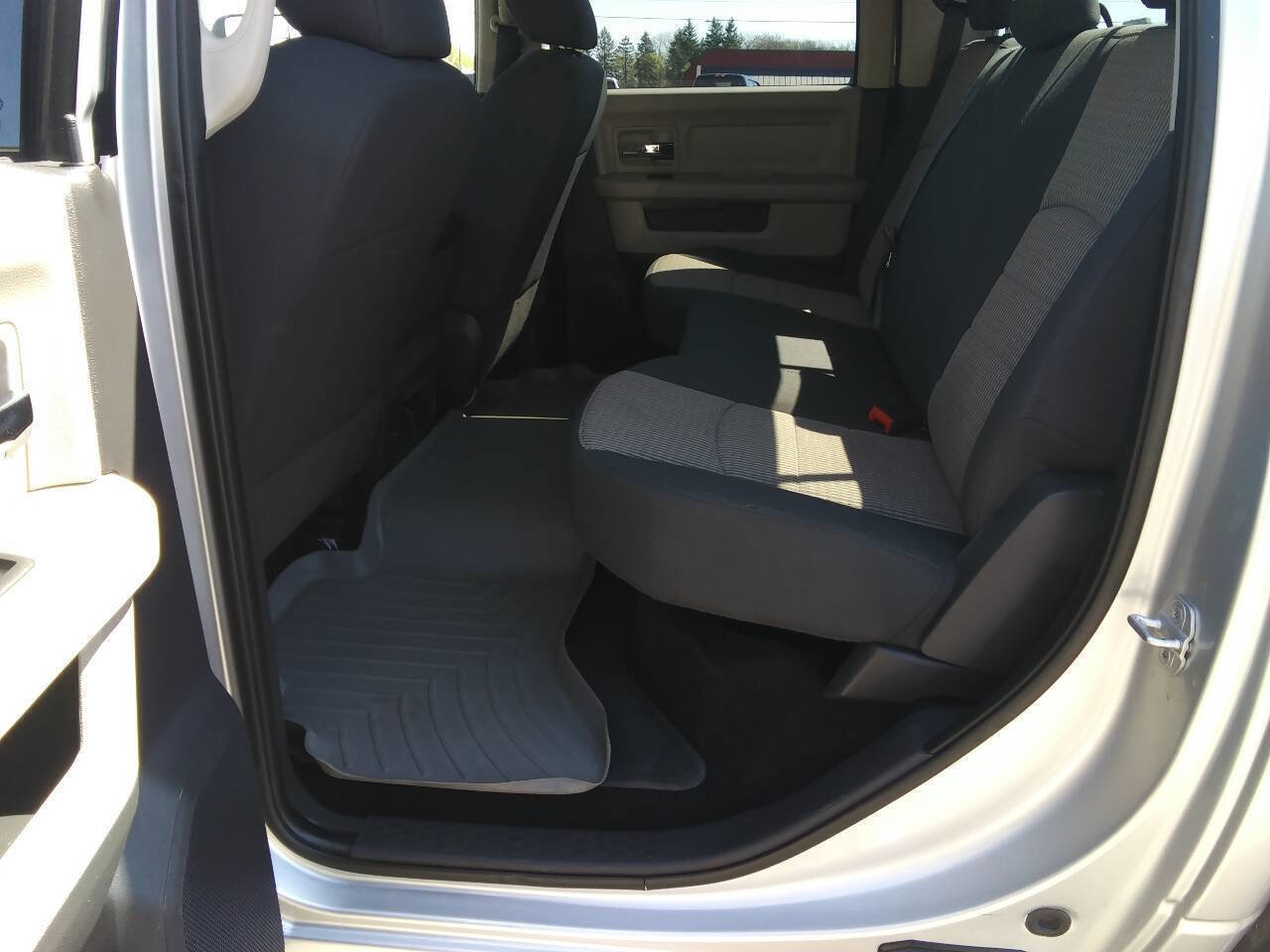 Used 2011 RAM 2500 SLT image 25