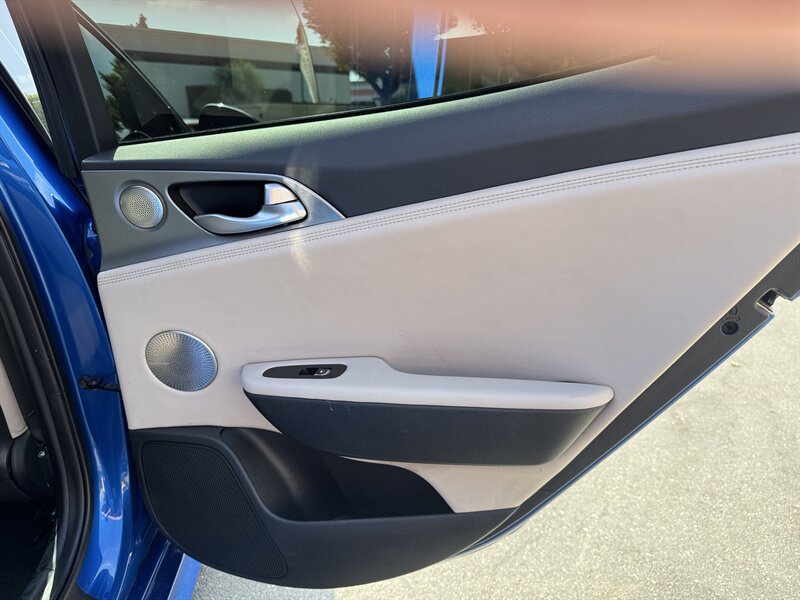 Used 2018 Kia Stinger GT2 AWD/4WD image 34