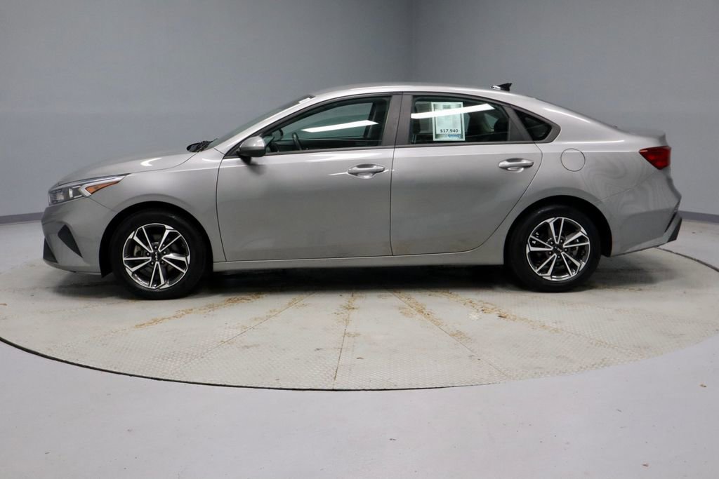 Used 2022 Kia Forte LXS FWD image 7