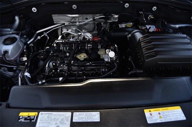 Used 2024 Volkswagen Atlas SEL Premium R-Line image 28