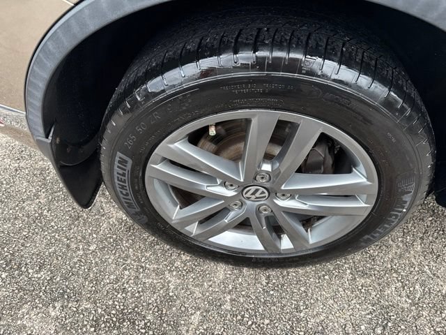 Used 2016 Volkswagen Touareg VR6 AWD/4WD image 6