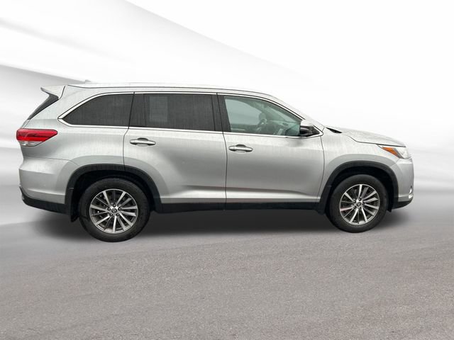 Used 2019 Toyota Highlander XLE image 6