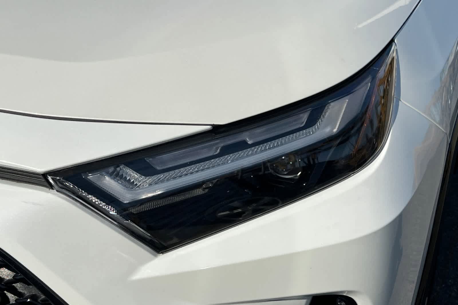Used 2022 Toyota RAV4 XSE AWD/4WD image 11