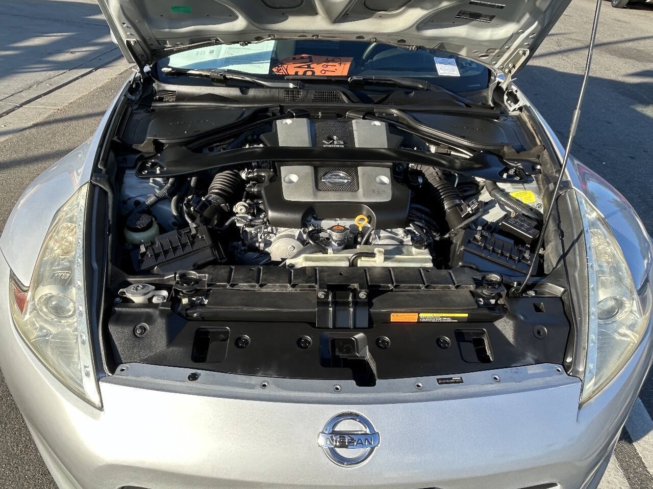 Used 2009 Nissan 370Z Coupe RWD image 15