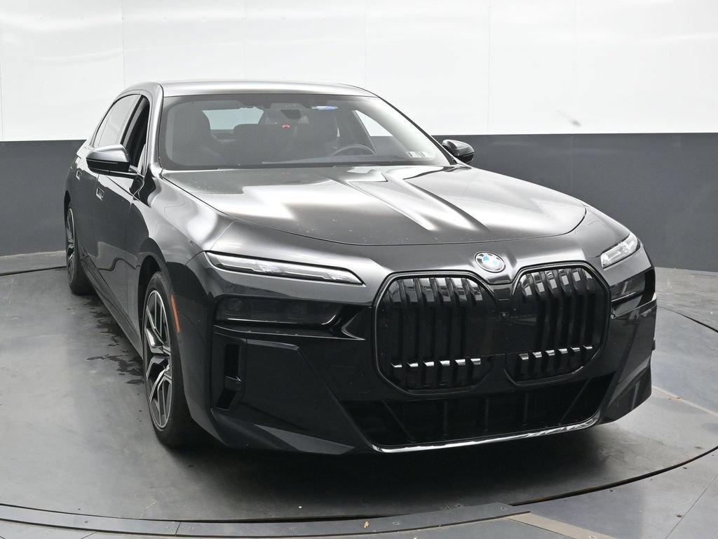 Used 2024 BMW 760i xDrive w/ Executive Package AWD/4WD image 5
