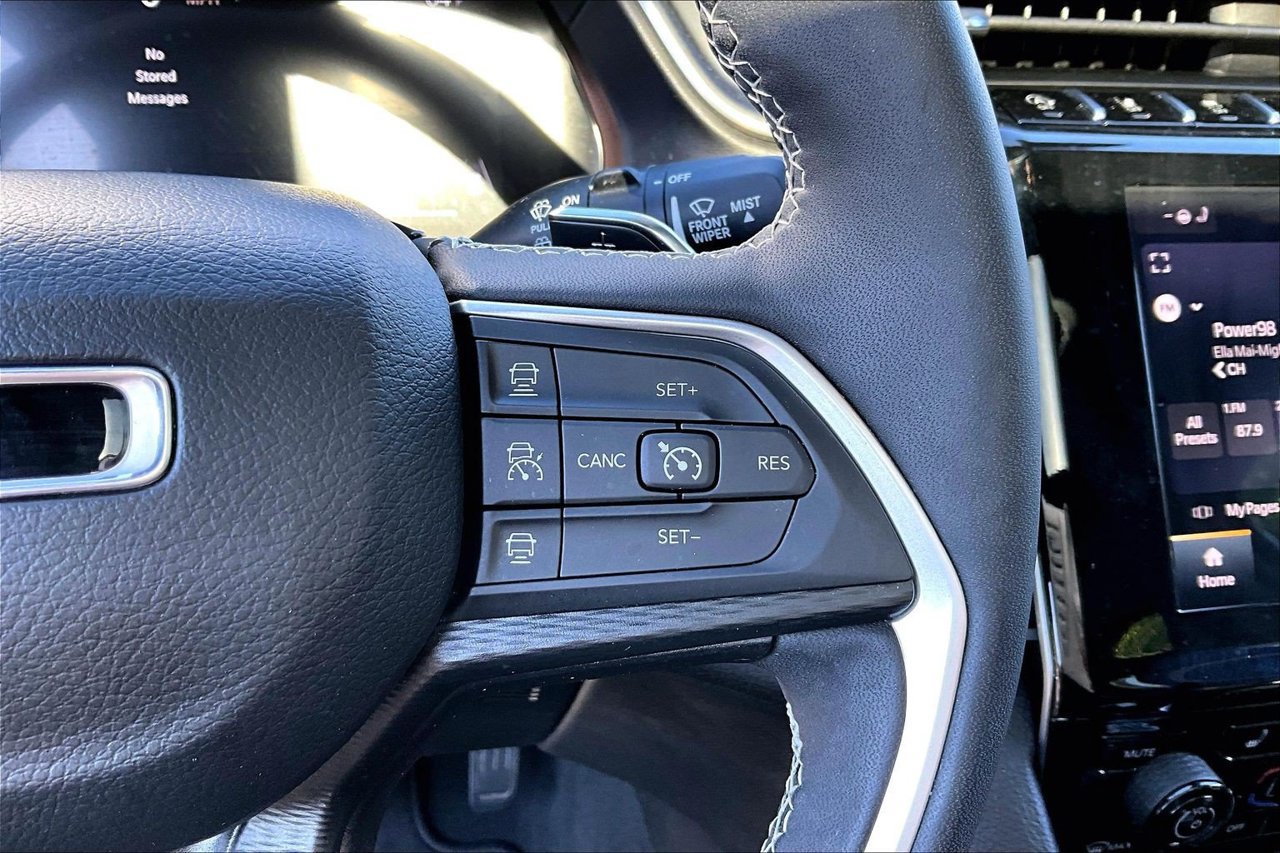 Certified 2023 Jeep Grand Cherokee Altitude AWD/4WD image 26