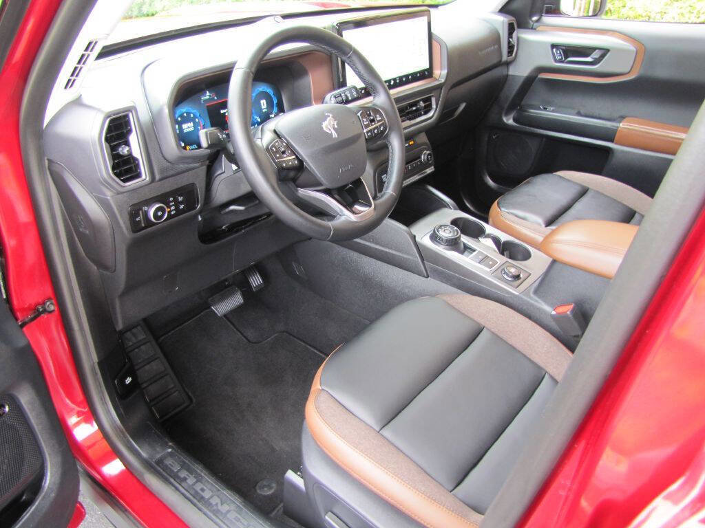 Used 2025 Ford Bronco Sport Outer Banks w/ Outer Banks Tech Package+ AWD/4WD image 11