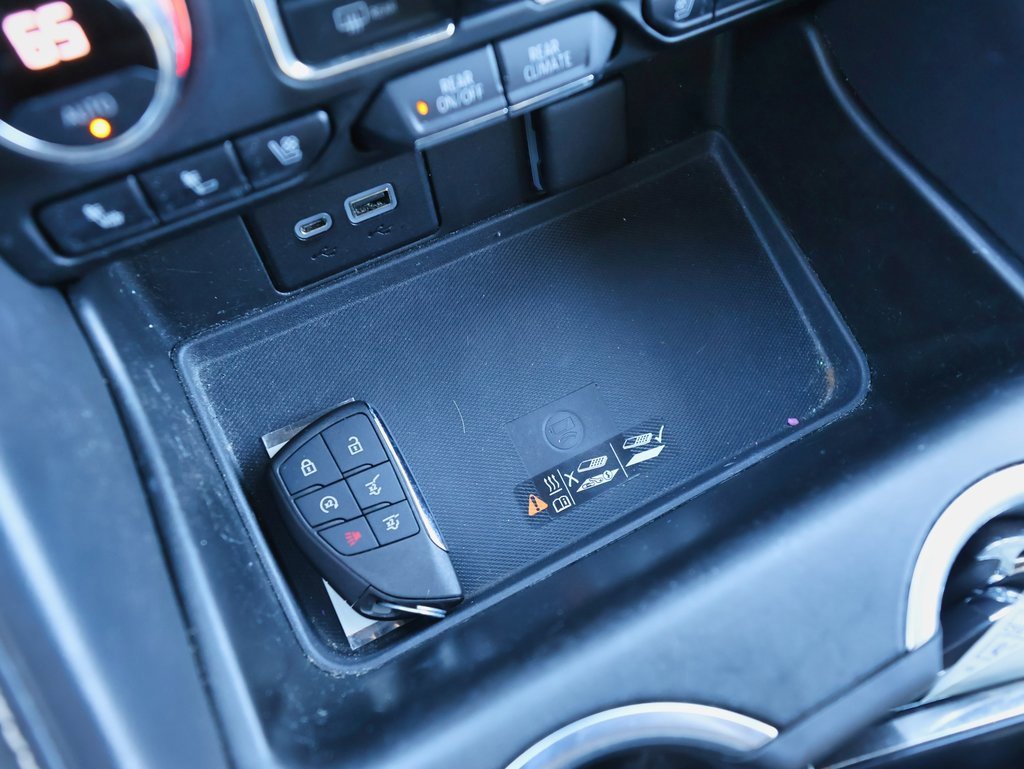 Used 2021 GMC Yukon SLT w/ Rear Media and Nav Package image 25