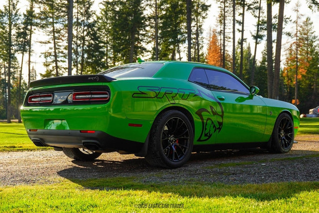Used 2017 Dodge Challenger SRT Hellcat image 8