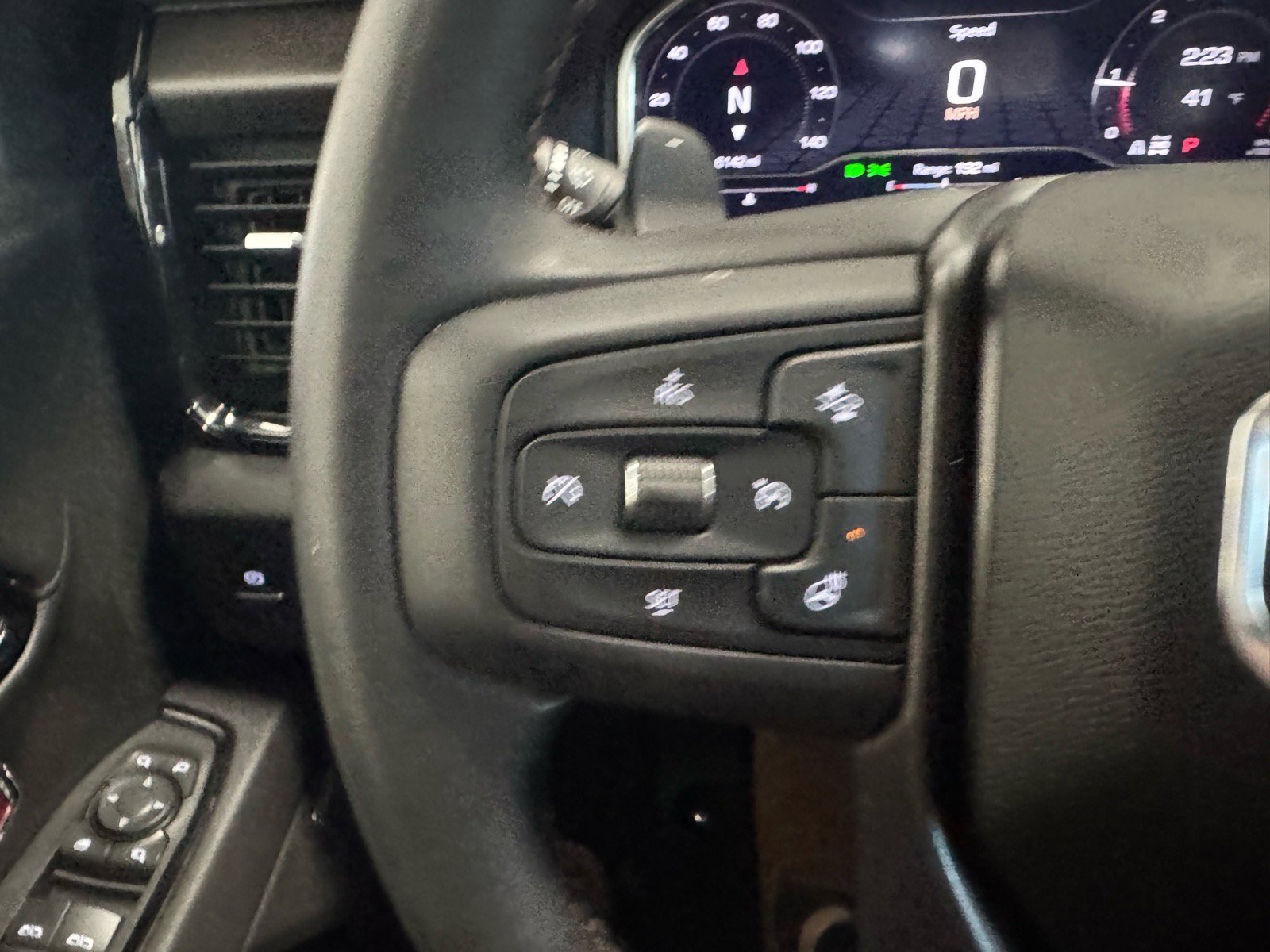 Used 2025 GMC Sierra 1500 AT4 w/ AT4 Premium Package image 26