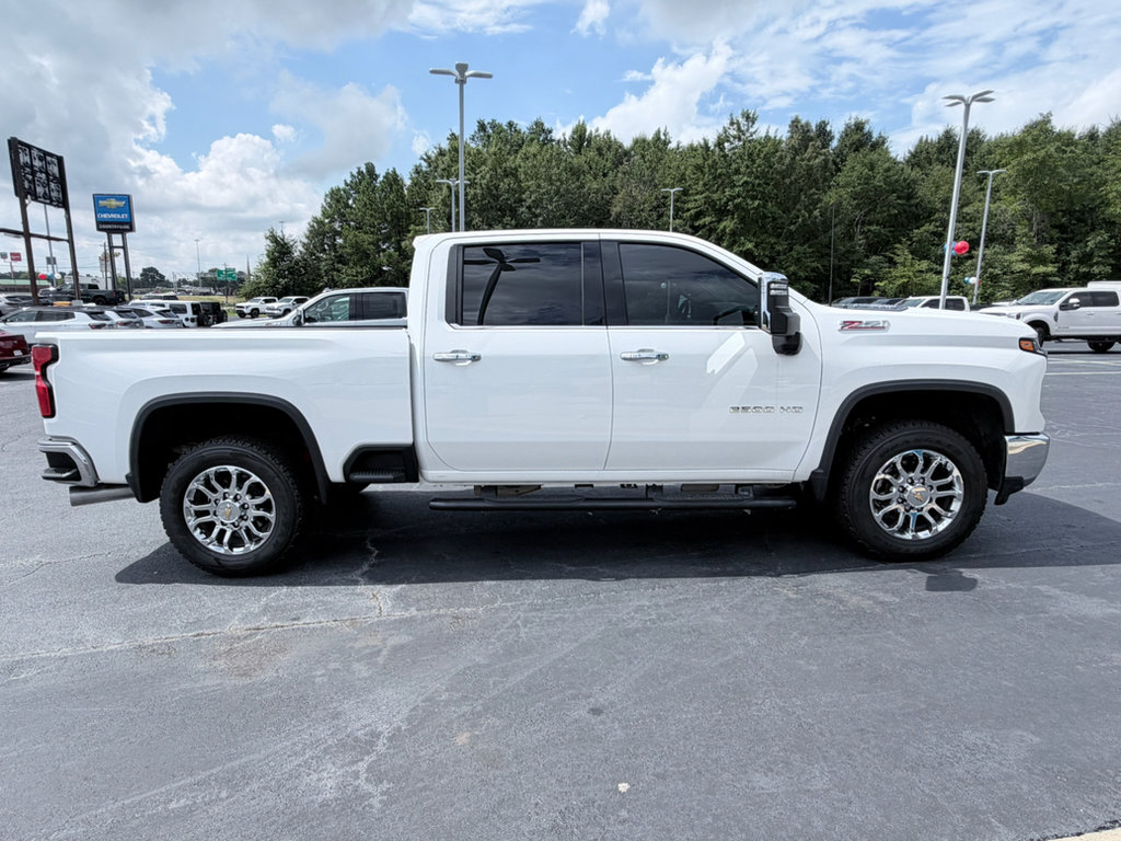 Used 2024 Chevrolet Silverado 2500 LTZ w/ LTZ Plus Package AWD/4WD image 4