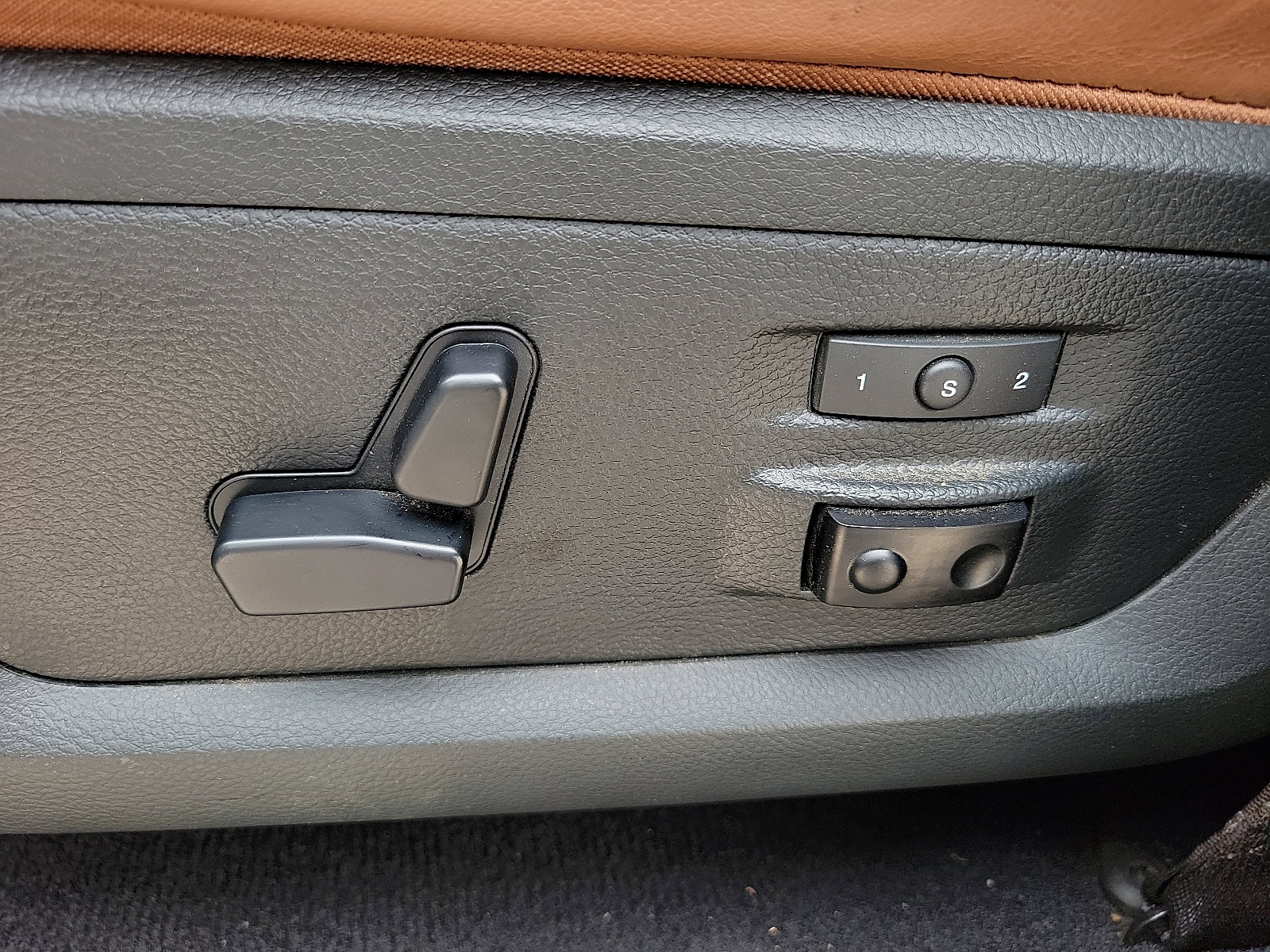 Used 2018 RAM 3500 Laramie Longhorn image 13