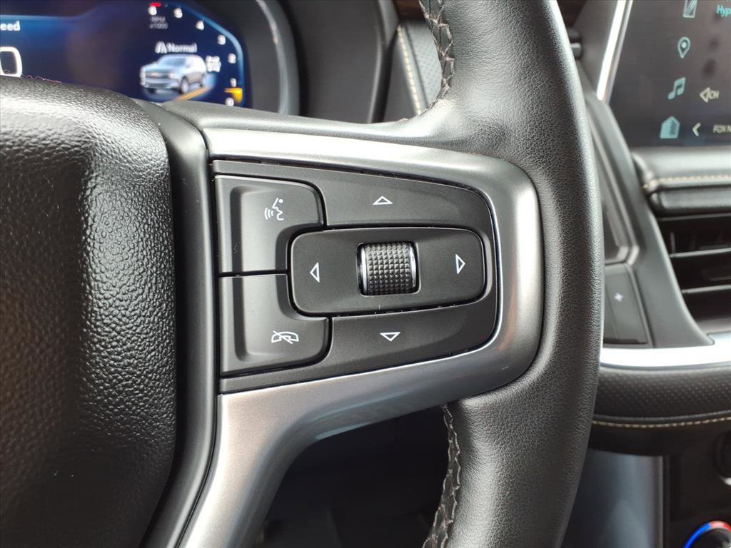 Used 2023 Chevrolet Suburban Premier image 17