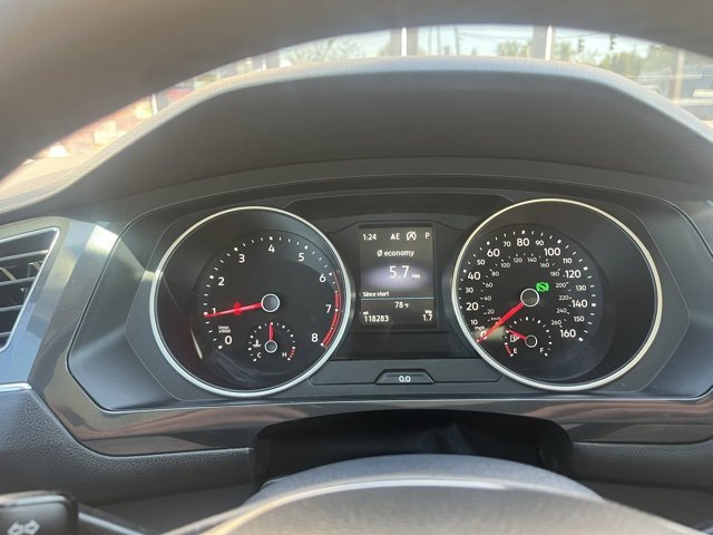 Used 2018 Volkswagen Tiguan SEL image 23