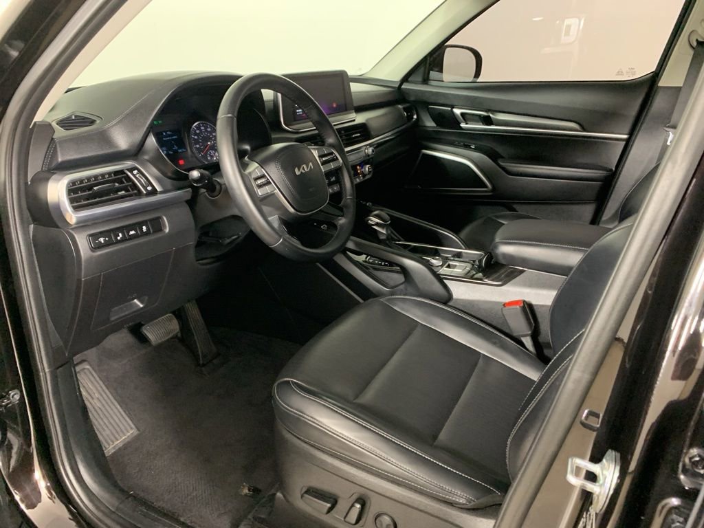 Used 2022 Kia Telluride S image 32
