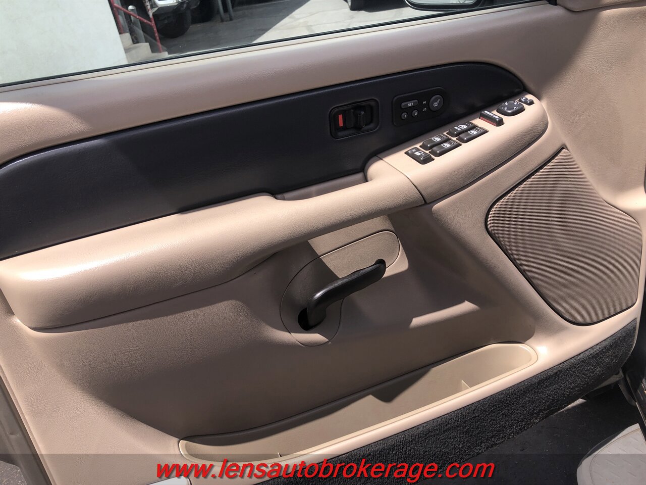 Used 2002 Chevrolet Avalanche 4x4 w/ Off-Road Suspension Pkg image 9