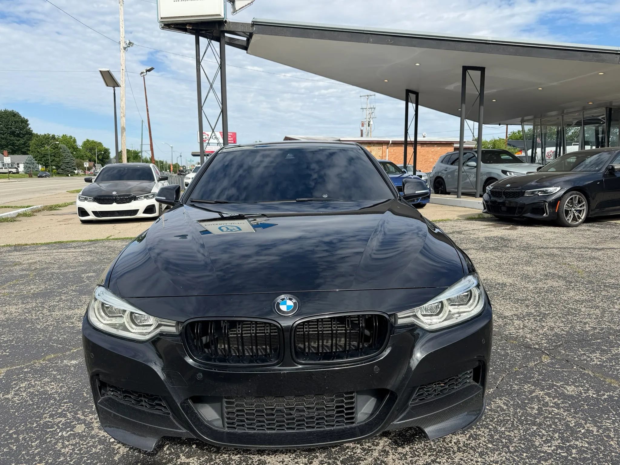 Used 2018 BMW 340i xDrive Sedan AWD/4WD image 2