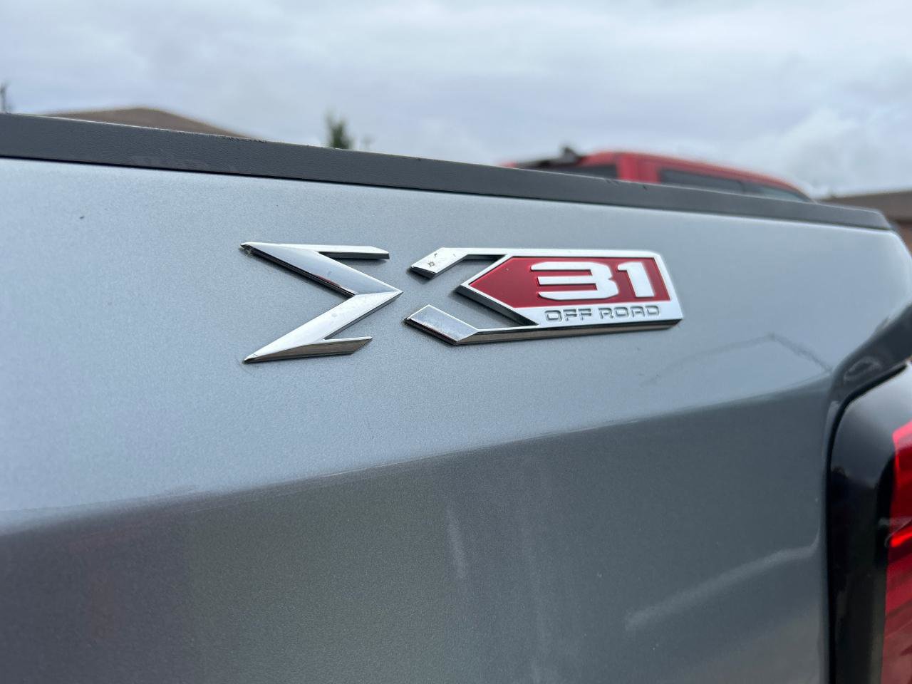 Used 2023 GMC Sierra 1500 SLE w/ X31 Off-Road Package image 6