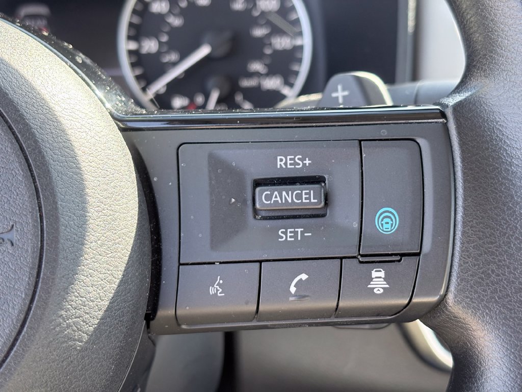 Used 2023 Nissan Rogue SV FWD image 14