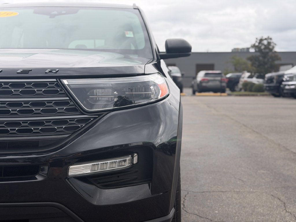 Used 2021 Ford Explorer XLT w/ Equipment Group 202A AWD/4WD image 10