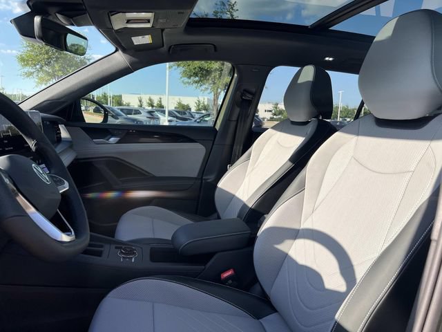 New 2026 Volkswagen Tiguan SE R-Line FWD image 13