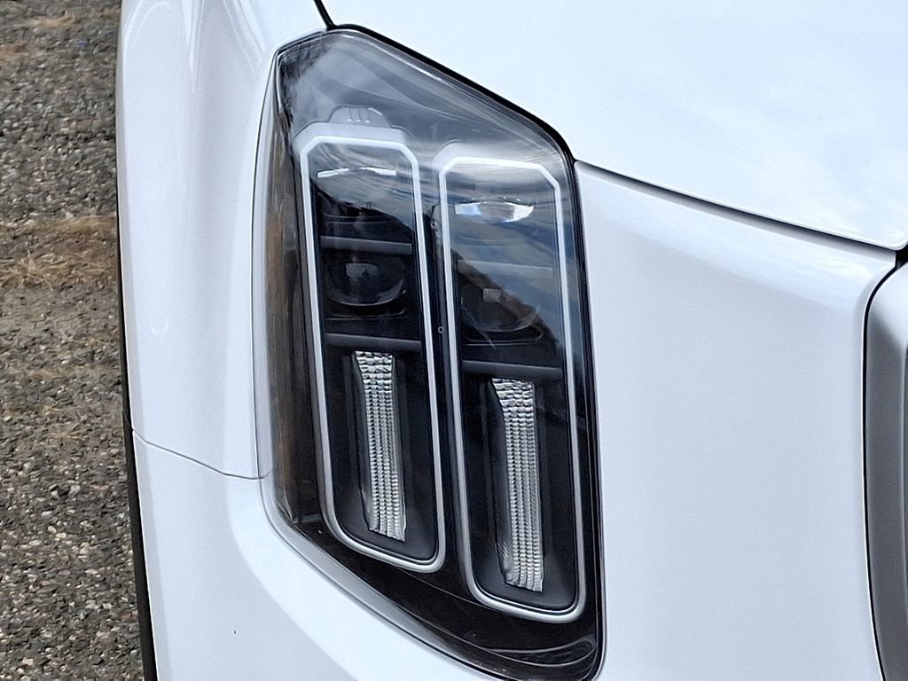 Used 2025 Kia Telluride SX w/ SX Captain's Chair Package image 9