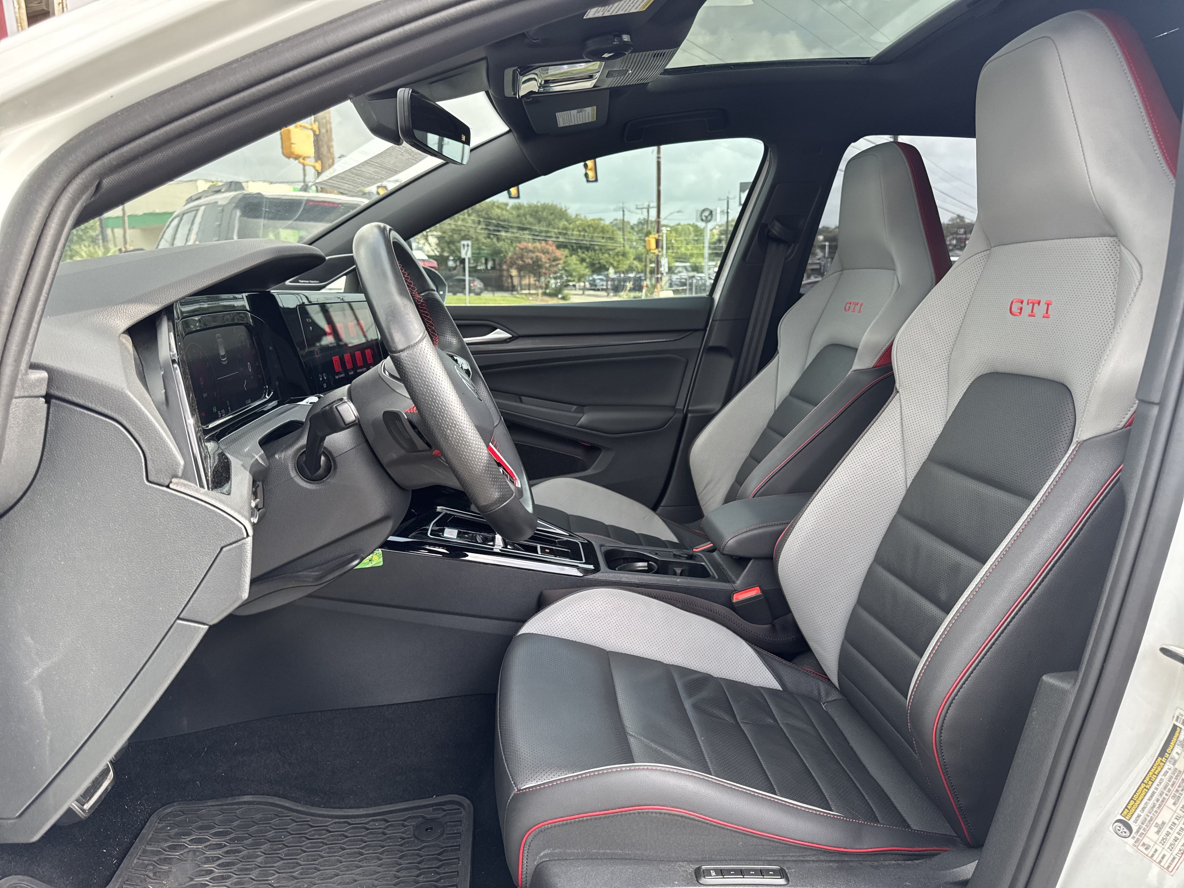 Used 2024 Volkswagen GTI SE FWD image 25