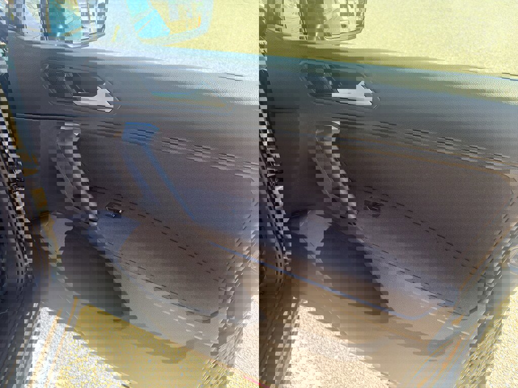 Used 2019 Volkswagen Tiguan S w/ Driver Assistance Package image 26