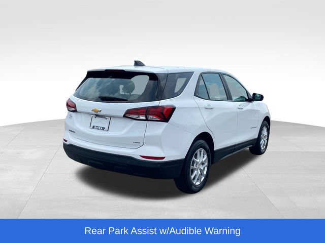 Certified 2022 Chevrolet Equinox LS w/ Driver Confidence II Package AWD/4WD image 3