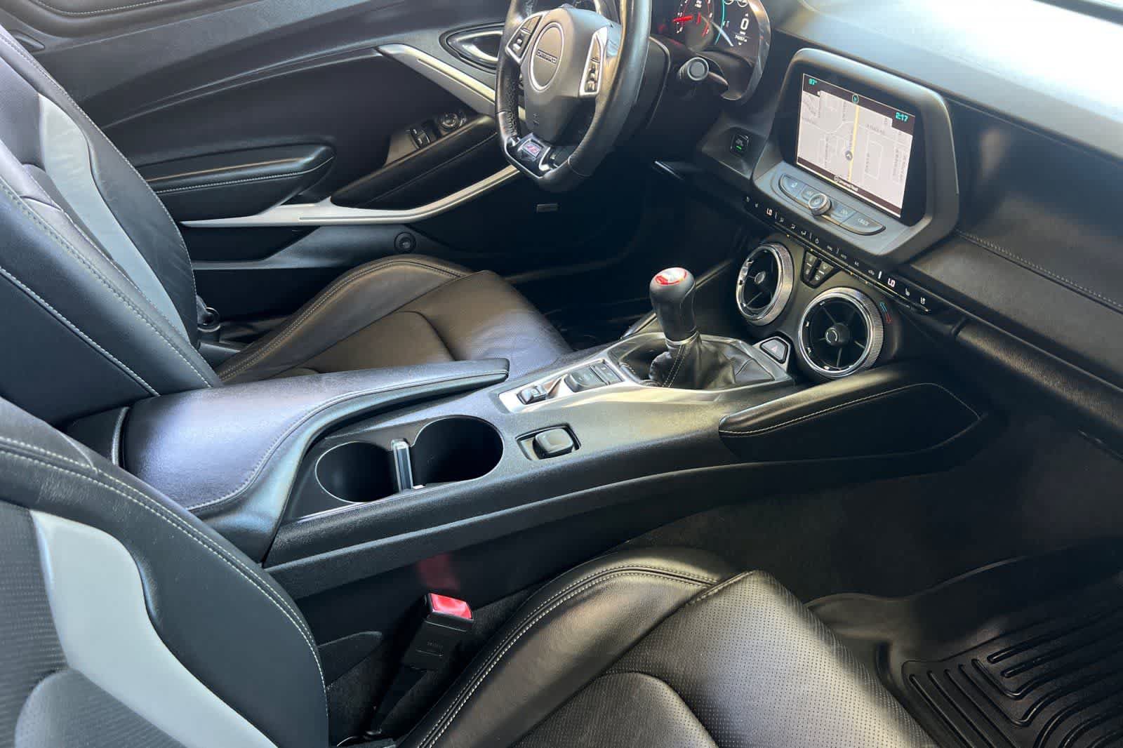 Used 2016 Chevrolet Camaro SS RWD image 18