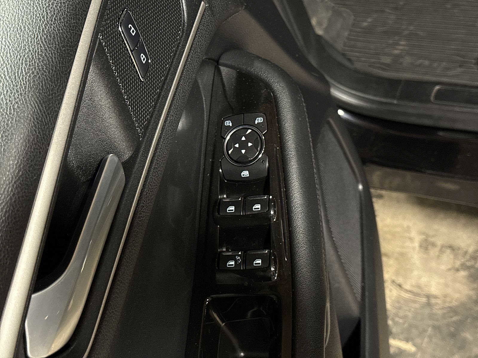 Used 2019 Ford Edge SEL w/ Equipment Group 201A AWD/4WD image 23