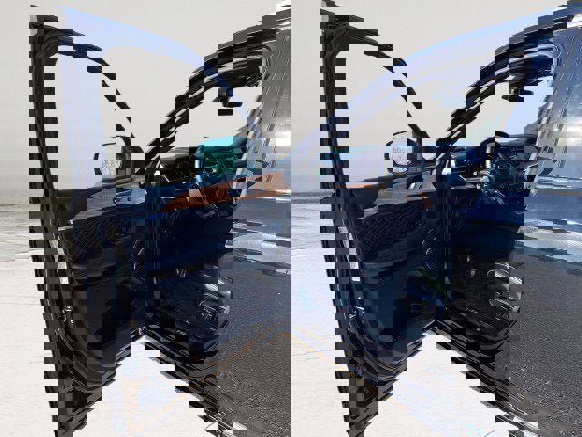 Used 2023 Jeep Grand Cherokee Summit image 10