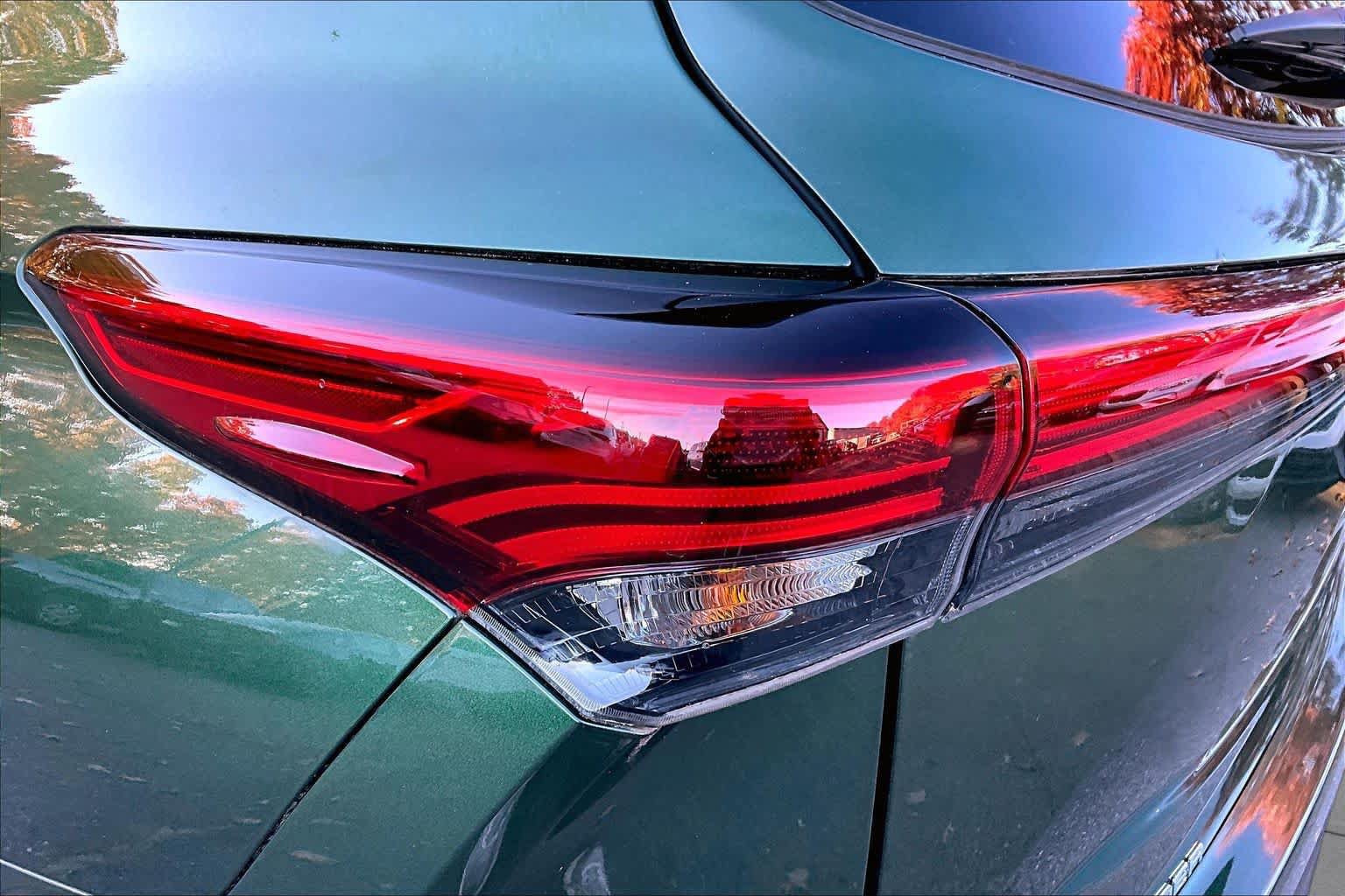 Used 2023 Toyota Highlander XLE AWD/4WD image 27