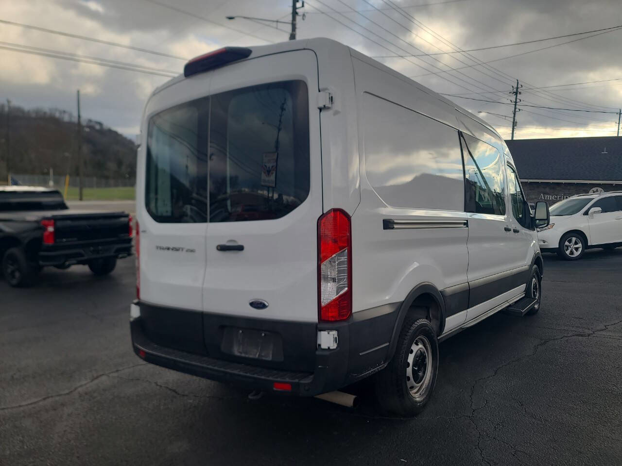 Used 2023 Ford Transit 250 250 3dr SWB Medium Roof Cargo w/ Load Area Protection Package image 8