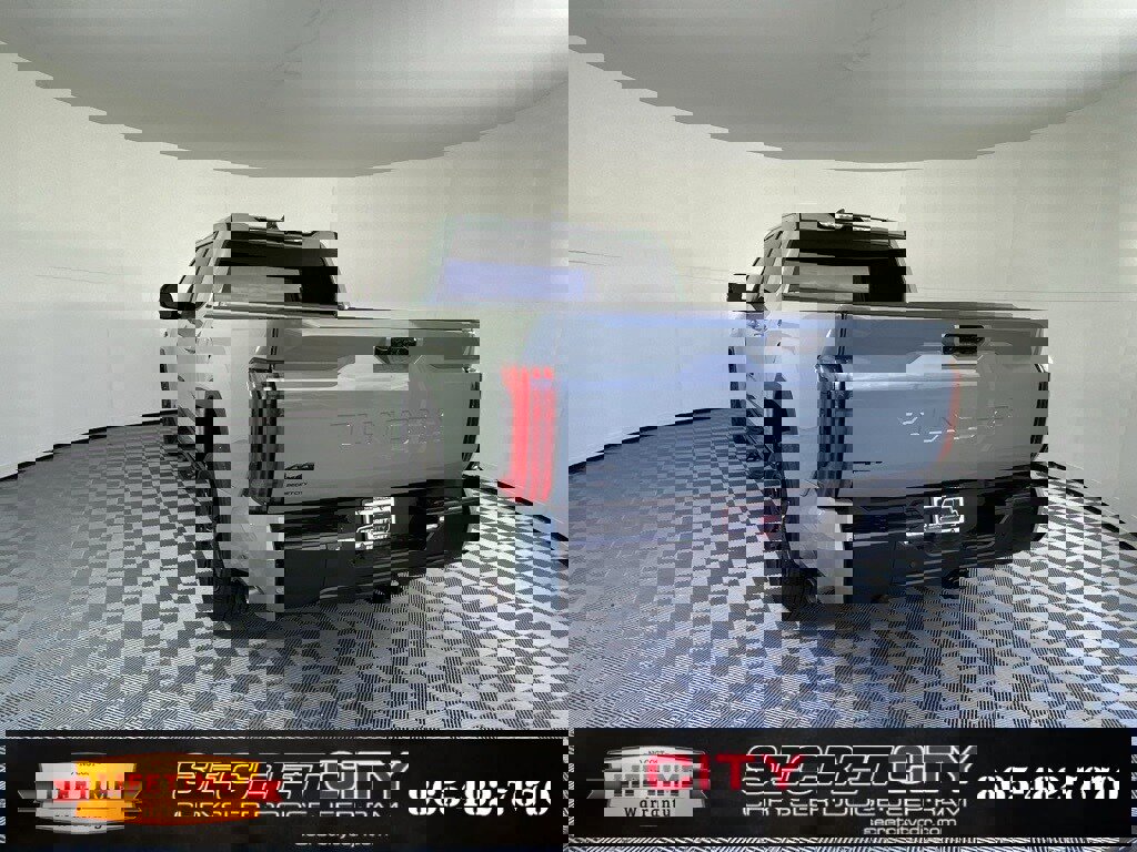 Used 2024 Toyota Tundra Limited image 5