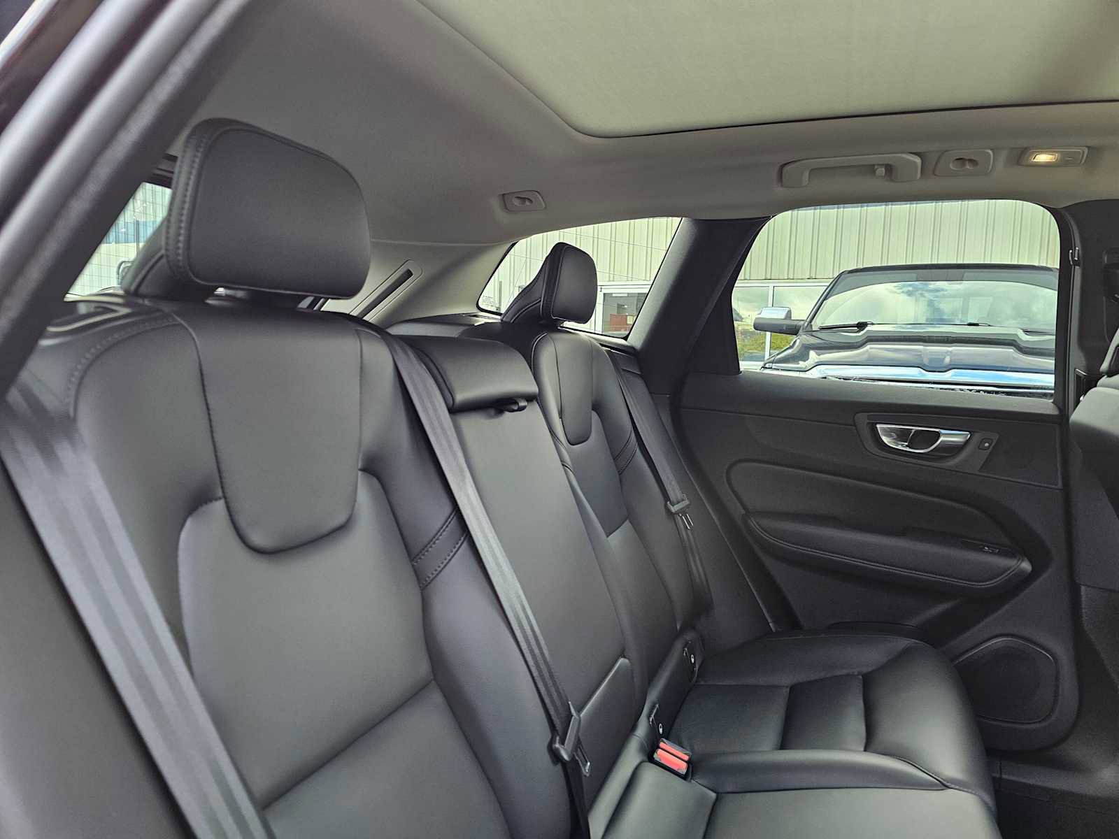 Used 2025 Volvo XC60 B5 Core w/ Climate Package image 14