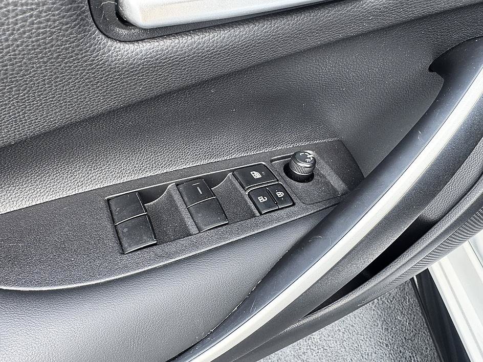 Certified 2025 Toyota Corolla SE FWD image 8