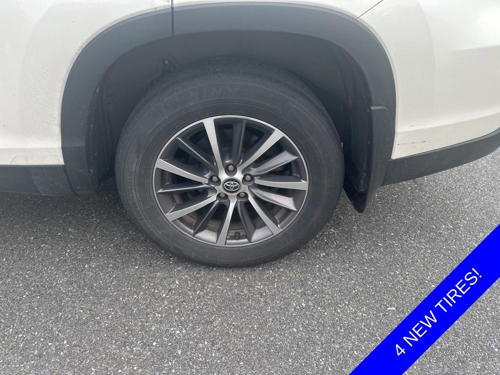 Used 2019 Toyota Highlander XLE image 3