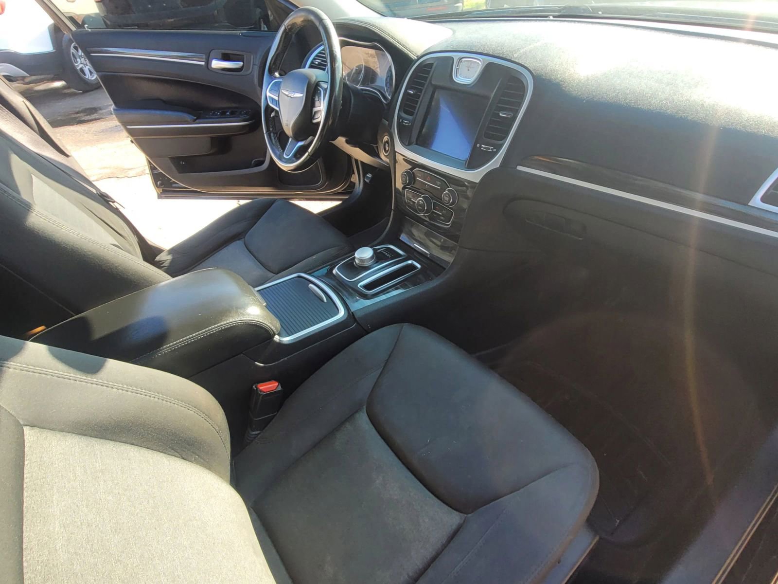 Used 2019 Chrysler 300 Touring w/ Sport Appearance Package image 5