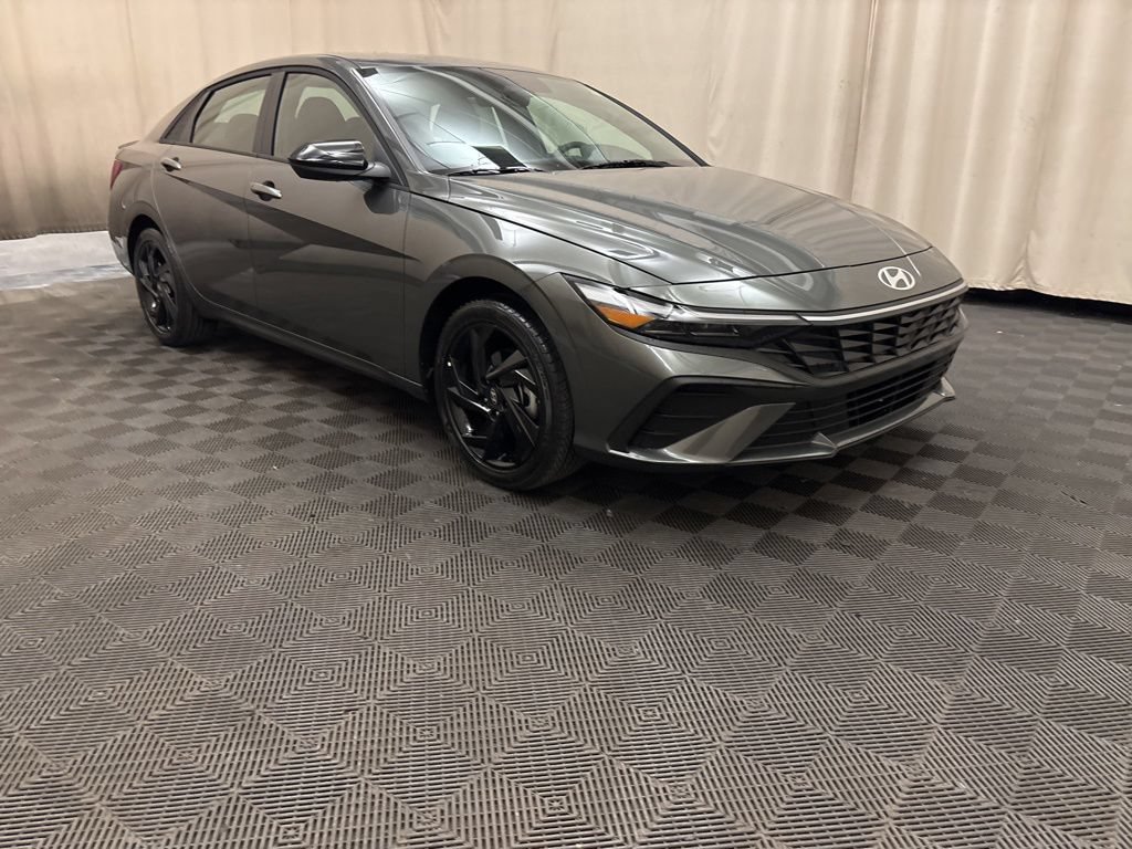 Certified 2026 Hyundai Elantra Sport FWD image 3