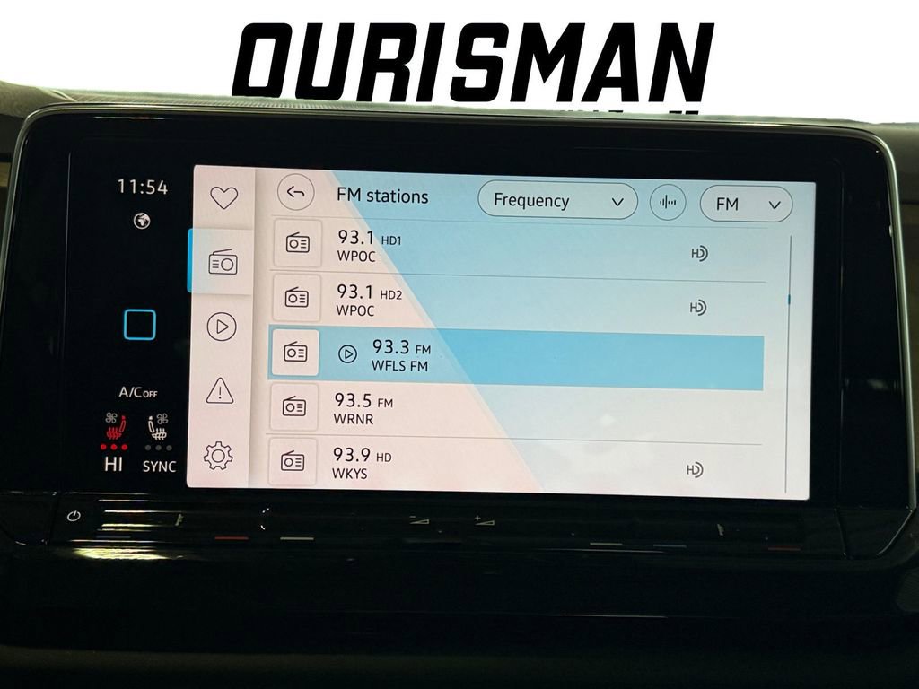 Used 2025 Volkswagen Atlas SE w/ Panoramic Sunroof Package image 14