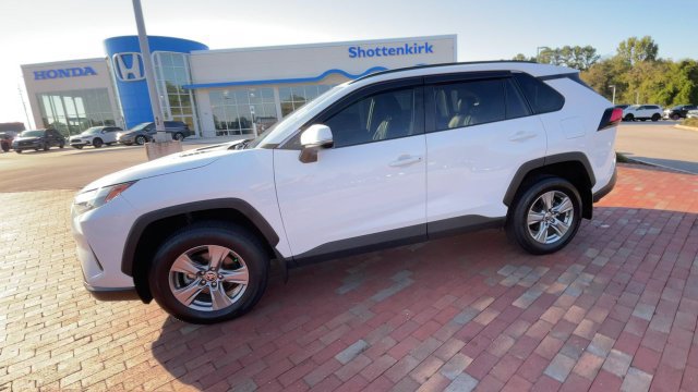 Used 2024 Toyota RAV4 XLE w/ Convenience Package FWD image 6