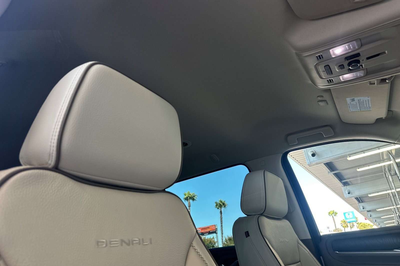 Used 2024 GMC Yukon XL Denali AWD/4WD image 17