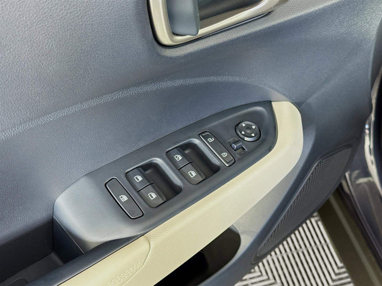 New 2025 Hyundai Venue Limited image 19