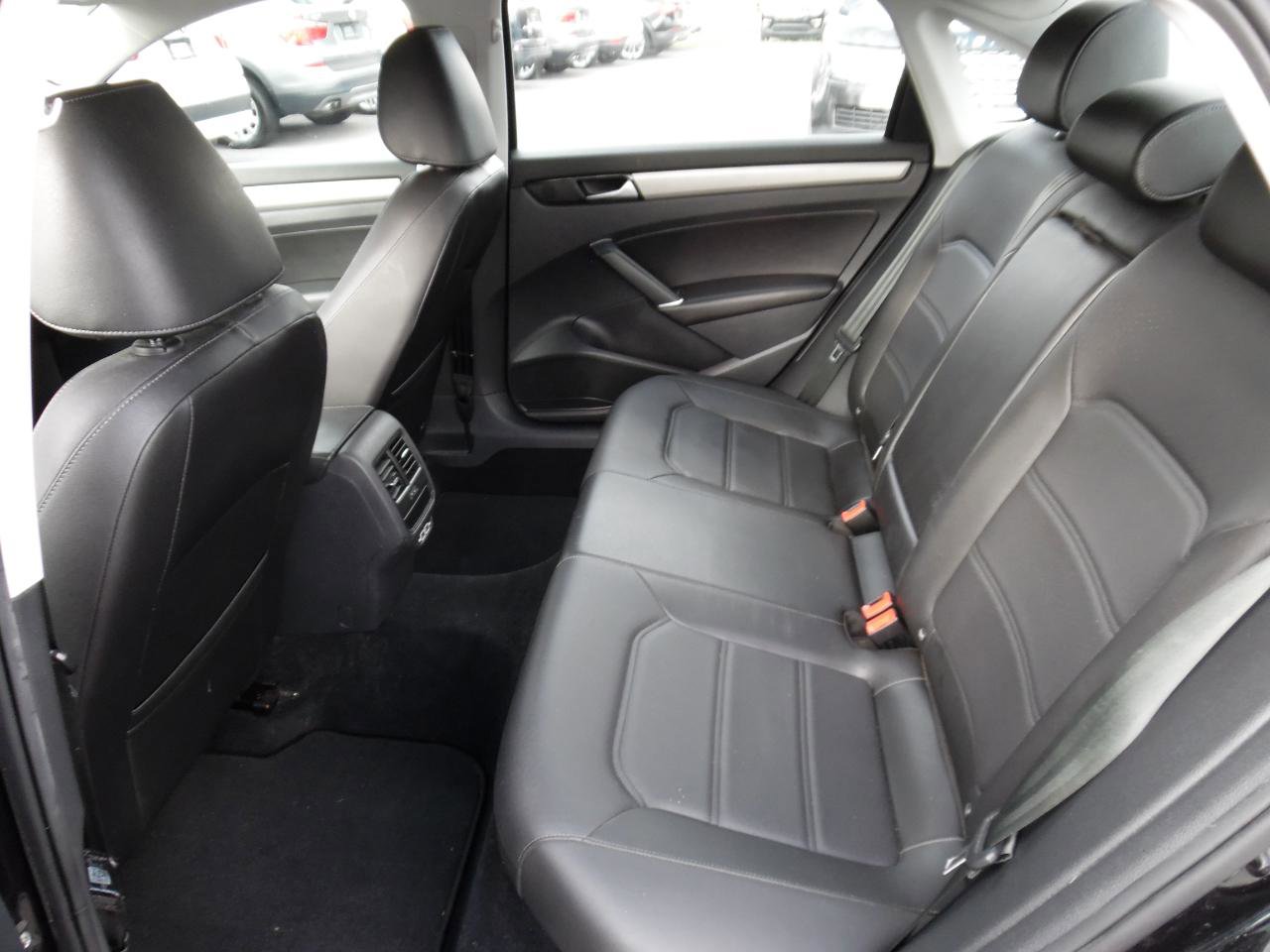 Used 2022 Volkswagen Passat 2.0T SE image 19