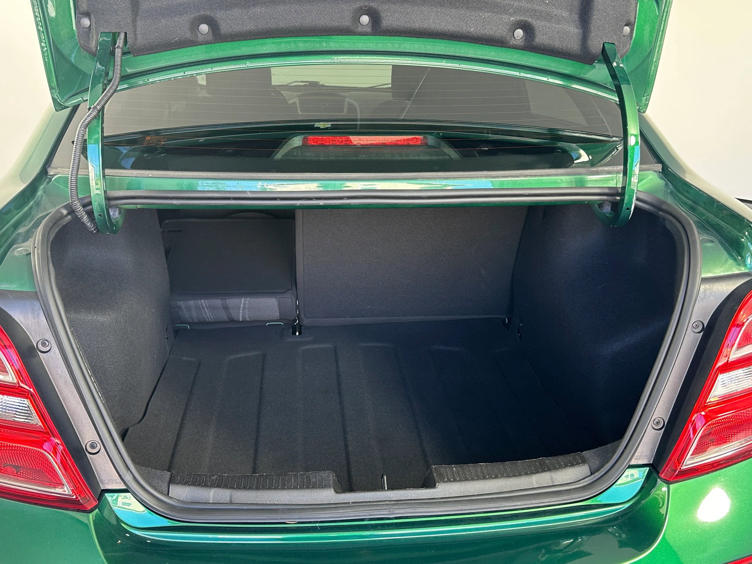 Used 2018 Chevrolet Sonic LT w/ Convenience Package image 18