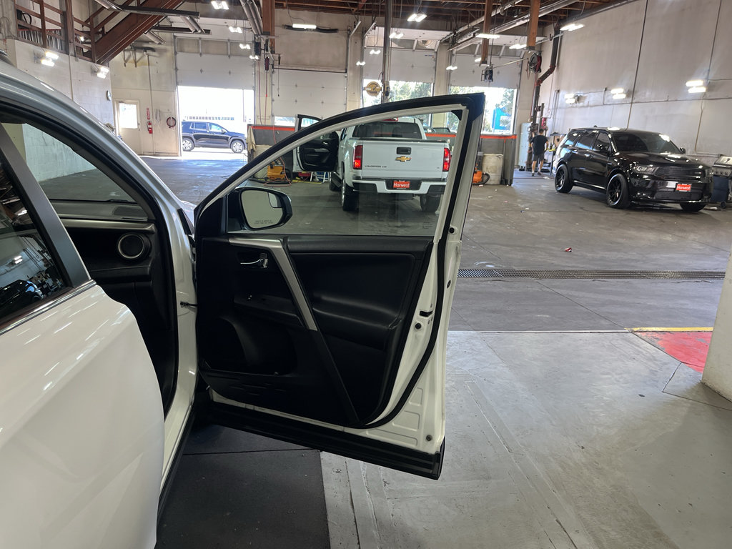 Used 2016 Toyota RAV4 XLE AWD/4WD image 20
